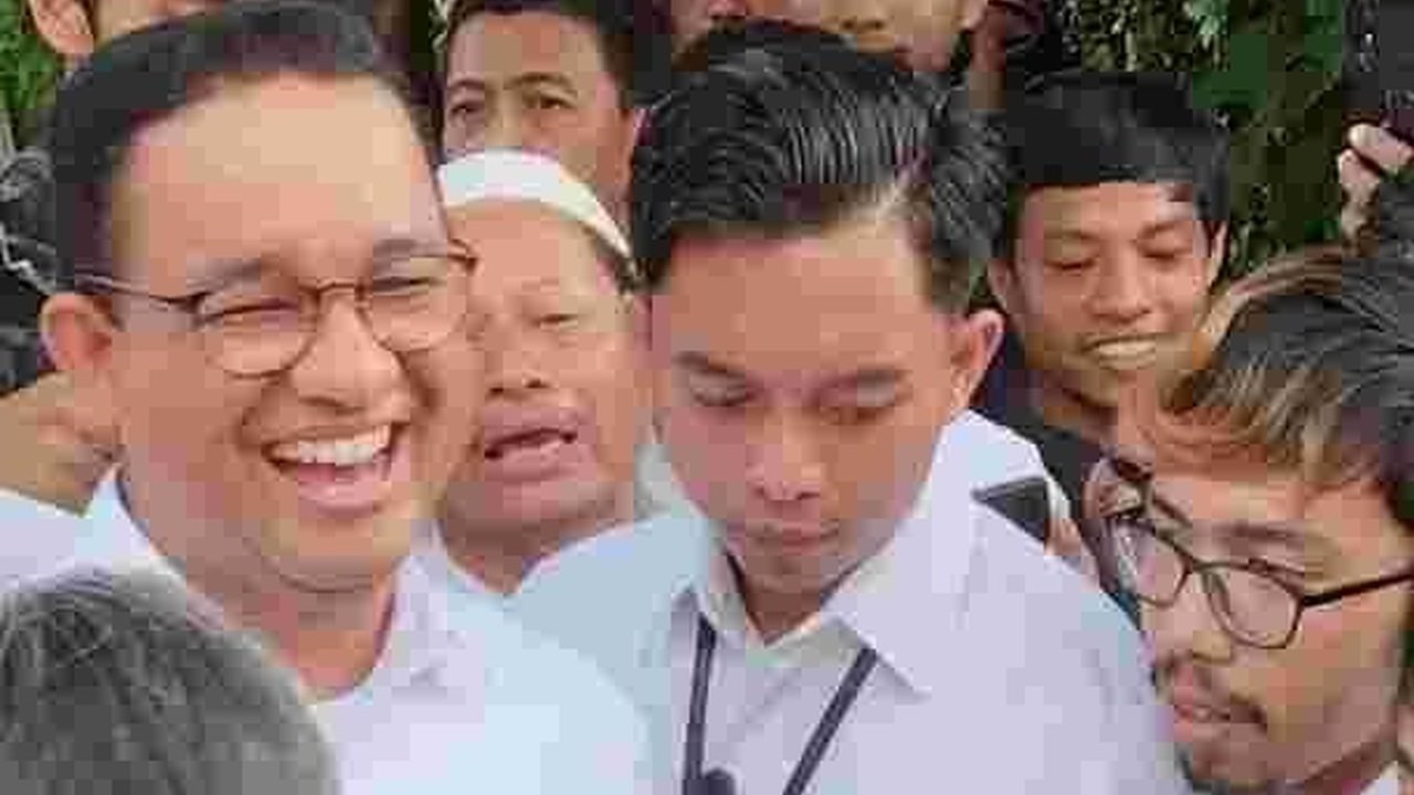 Kembali Kampanye di Sulsel, Anies Senang Warga Angkat 1 Jari Sepanjang Jalan