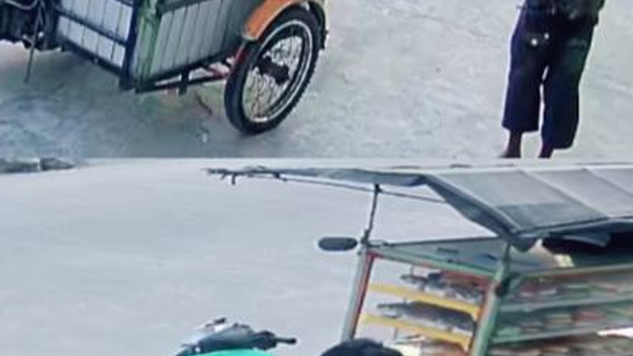 Viral Momen Pria Belikan Roti Sosok Diduga ODGJ yang Kelaparan, Aksinya Tuai Pujian Warganet