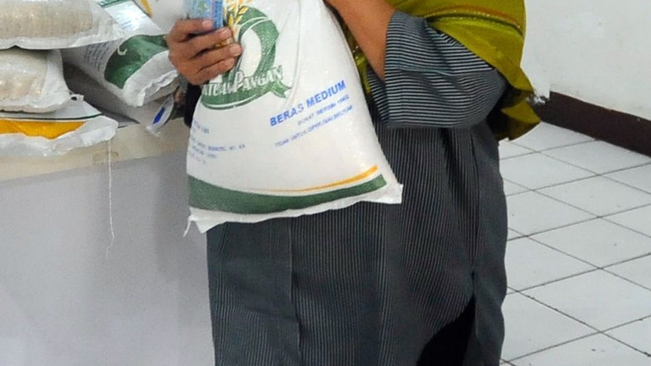 Jelang Hari Pencoblosan Pemerintah Setop Penyaluran Bansos, Ini Alasannya