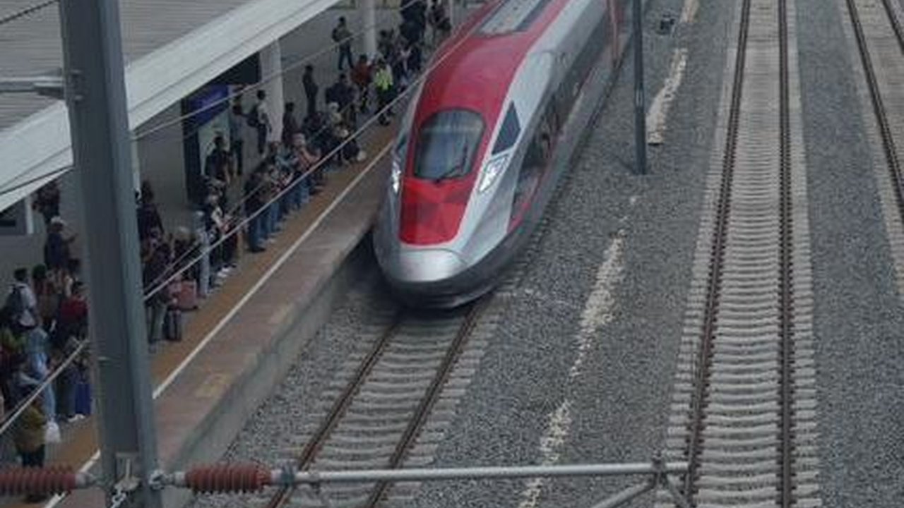 KCIC Tambah 8 Perjalanan Kereta Cepat Whoosh, Cek Jadwalnya di Sini