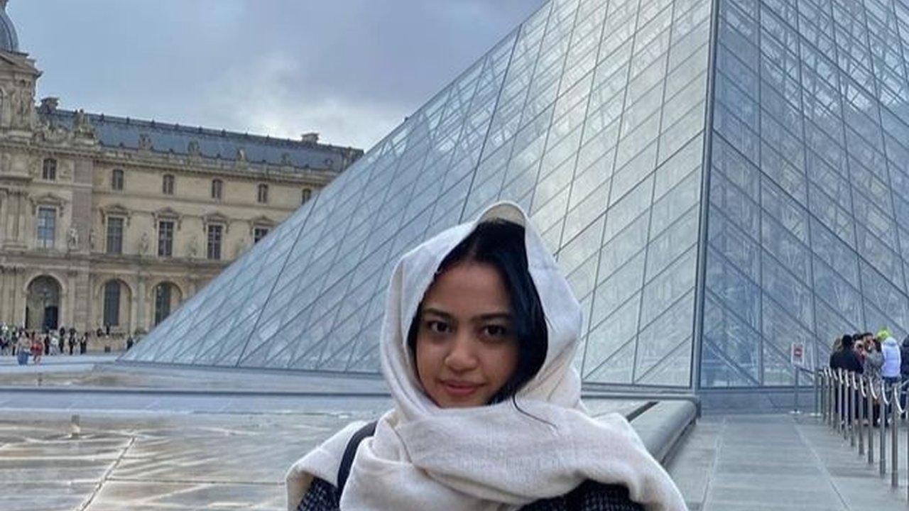 Semakin Cantik, Ini Potret Athalia Lemos Anak Sambung Krisdayanti yang Kini Kuliah di Portugal yang Kini Liburan di Paris