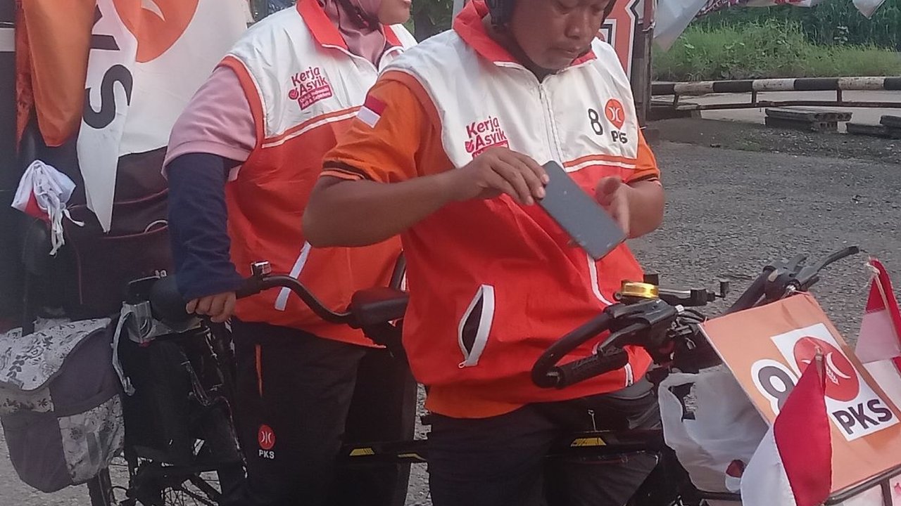 Bersepeda dari Yogyakarta, Pasutri Ini Ajak Masyarakat Hadiri Kampanye Akbar AMIN di JIS