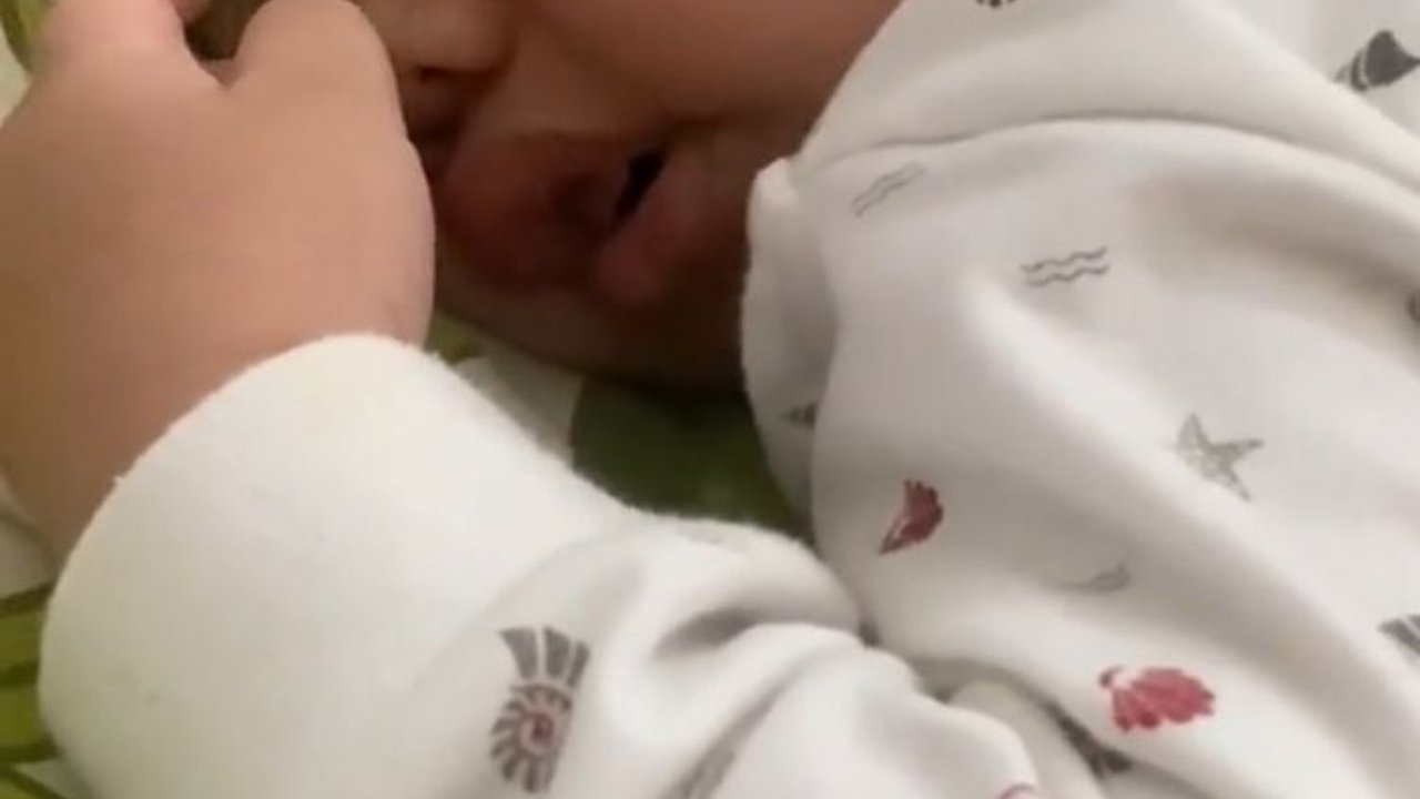 Momen Lucu Bayi Kenneth 'Kenkulus' Marah karena Libur Tanggal Merah, Bikin Warganet Gemas