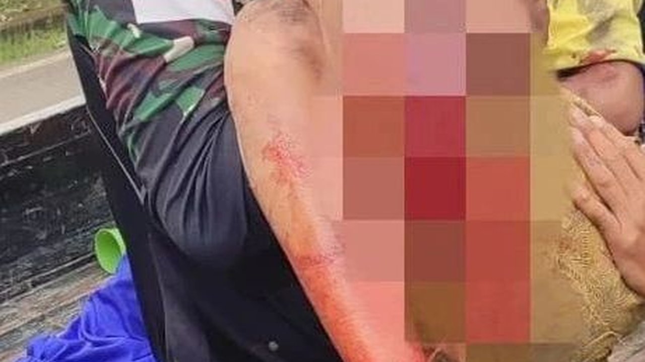 Aksi Heroik Prajurit TNI Selamatkan Korban Tabrakan Motor dan Kereta Api