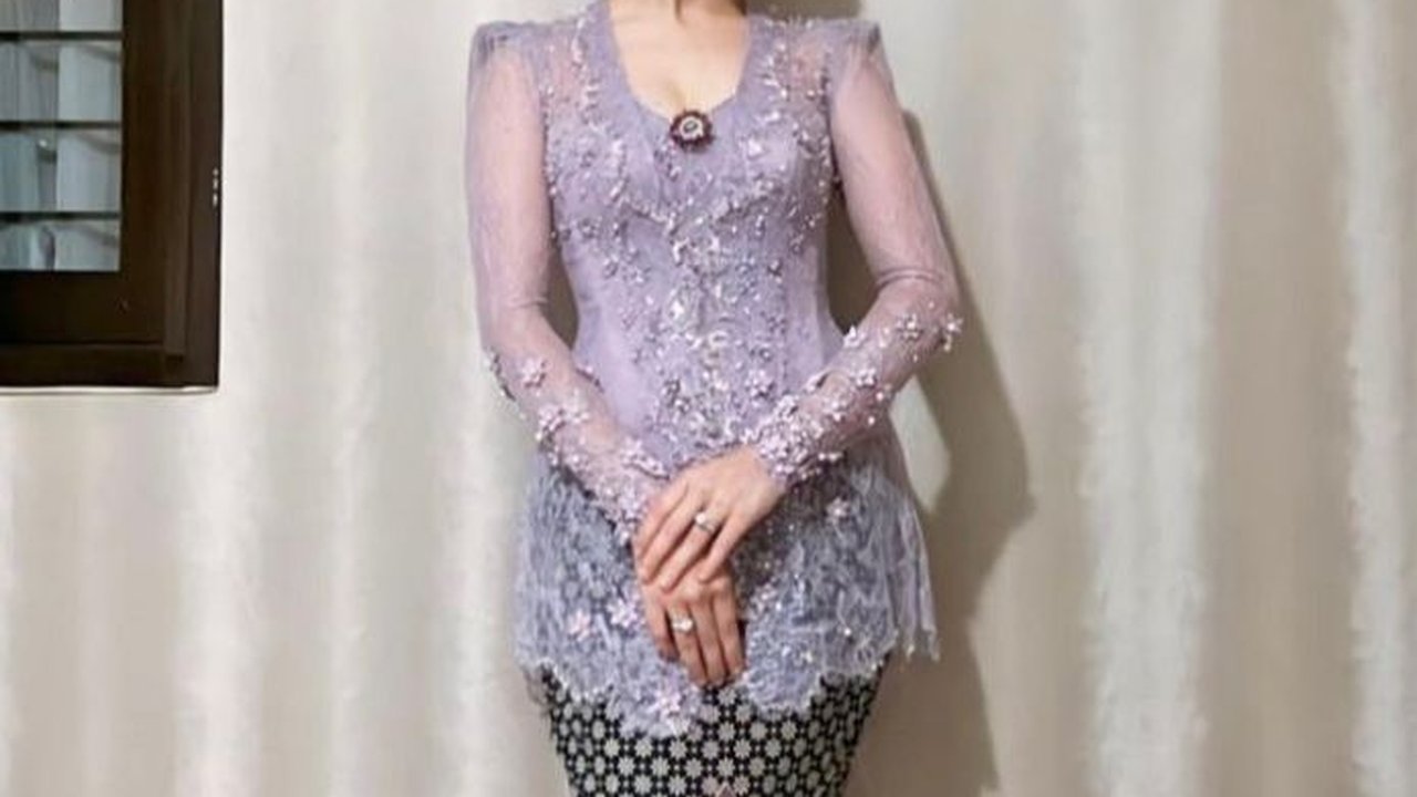 Heboh Dilamar Tentara, Ternyata Segini Gaji Calon Suami Ayu Ting-Ting