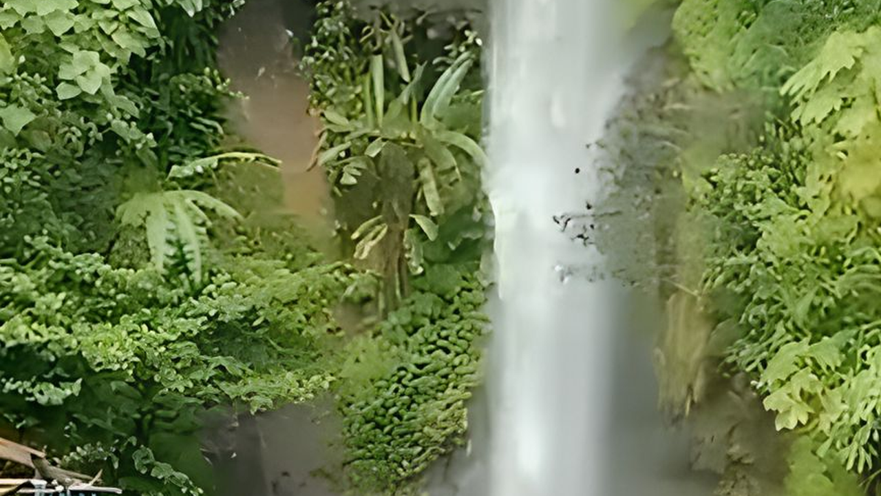 Beda dari yang Lain, Intip Keunikan Curug Ceret Naringgul di Cianjur yang Letaknya di Pinggir Jalan