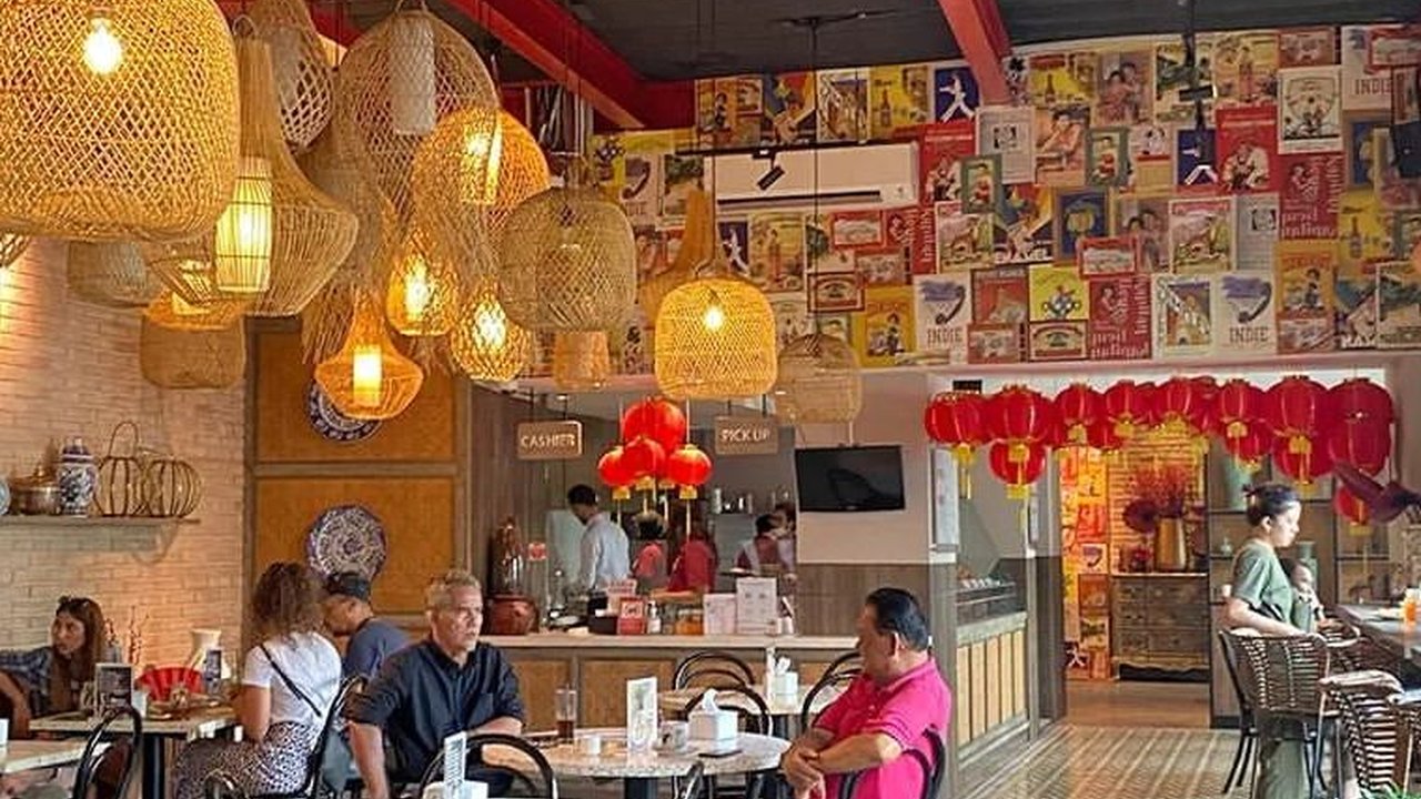 Begini Sensasi Menyeruput Kopi di Bangunan Bekas Vihara, Kini Jadi Kedai Kopi Tionghoa Vintage di Tanah Abang