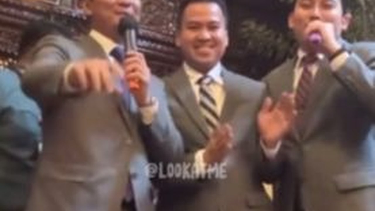 Momen Kehadiran Titiek Soeharto di Acara Syukuran Prabowo Curi Perhatian, Datang Langsung Nyanyi Bareng Sespri Ganteng