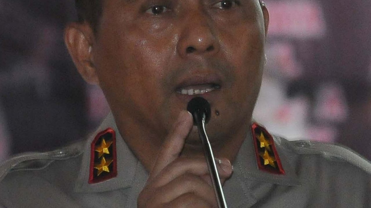Dicecar Perkembangan Kasus Firli Bahuri, Irjen Karyoto Acungkan Jempol & Tinggalkan Wartawan
