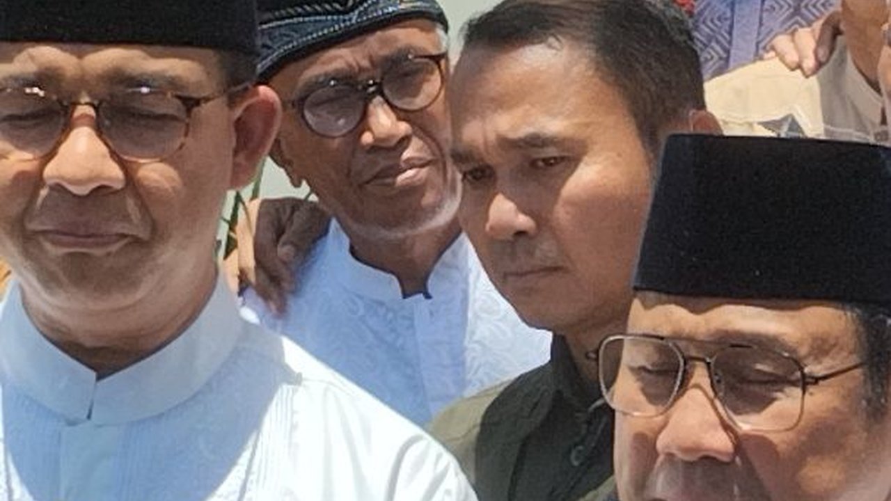 Salat Jumat Bareng di Masjid Dekat JIS, Anies-Muhaimin Kenang Bantuan Warga saat Kampanye Akbar