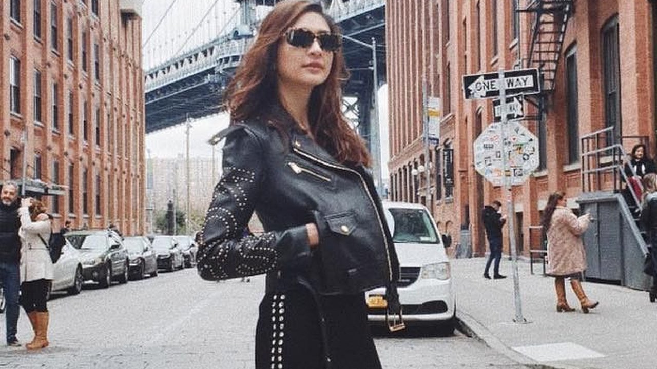 Inspirasi Fashion Kemeja Hitam Wanita Agar Makin Percaya Diri