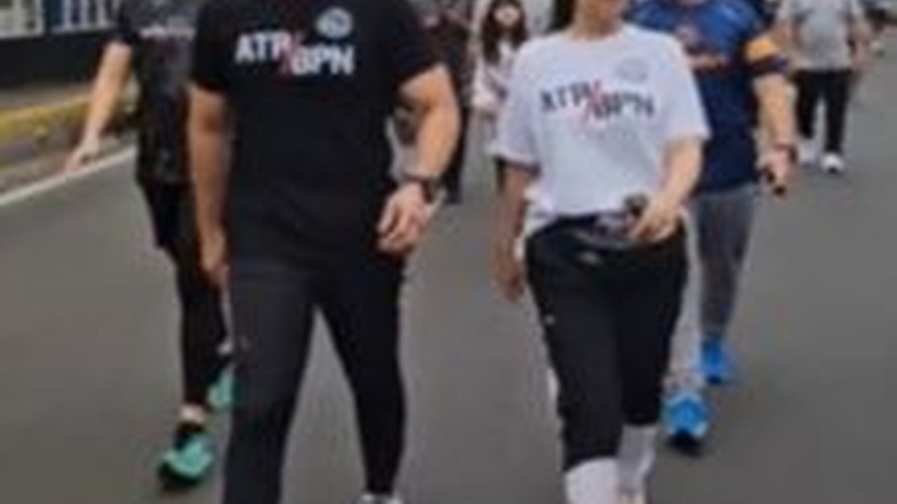 Kegiatan Mas Menteri ATR/BPN Bersama Istri di Hari Minggu, Tulisan di Kaos yang Dipakai Bikin Salfok