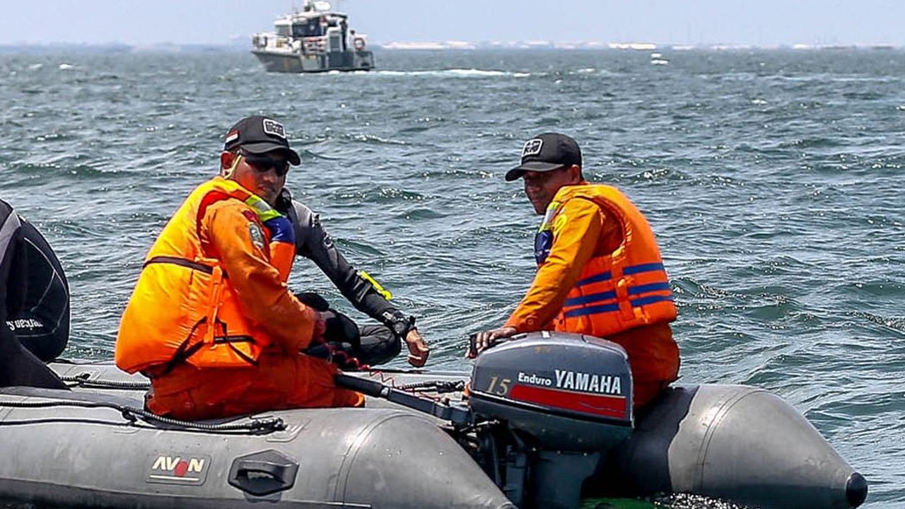 Kapal Pesiar Azzimut 80 di Kepulauan Seribu Kebakaran, Asap Mengepul dari Bagian Mesin