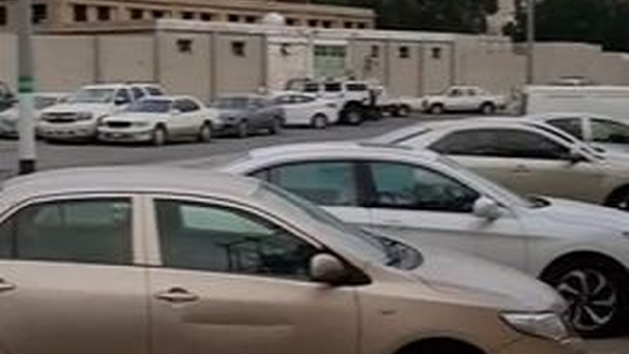 Ini Tempat Orang Kaya di Mekkah Buang Mobil Mewah, Sedan Mahal Sama dengan Milik Raffi Ahmad Dibuang Begitu Saja