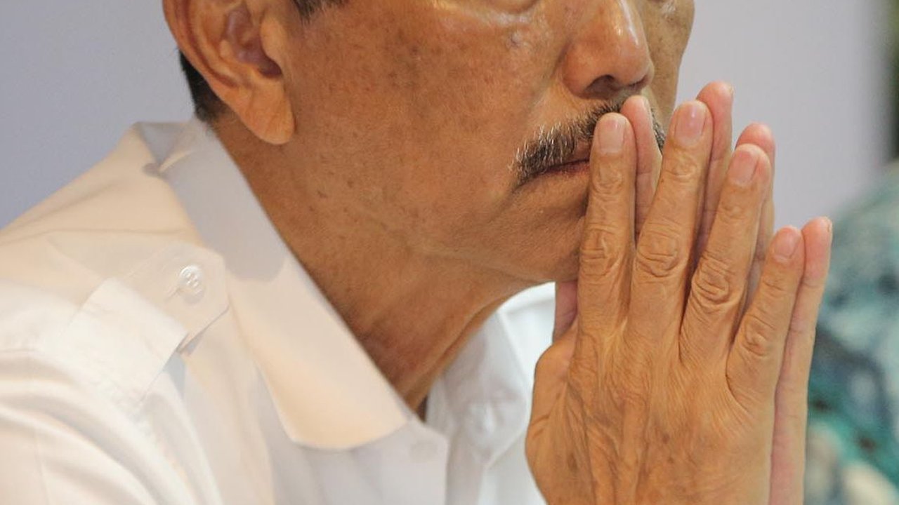 VIDEO: Wajah Marah Luhut Sikat Mantan Menteri Doyan Kritik Jokowi