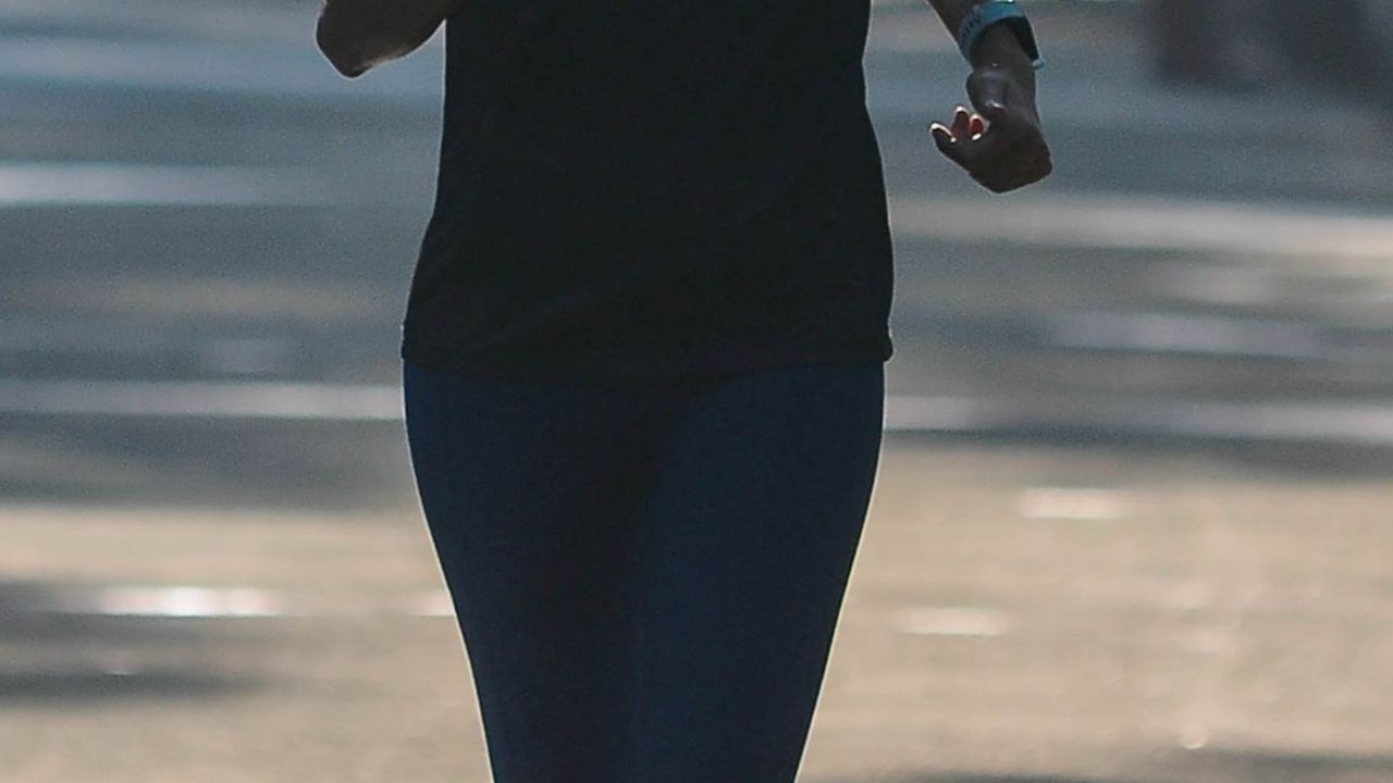 FOTO: Ramai Warga Lari Pagi di Hari Pertama Puasa, Ini Tips Agar Tetap Semangat Olahraga Selama Ramadan