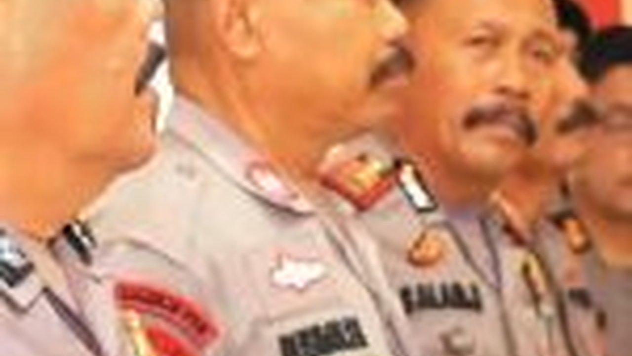 Kontes Fenomenal Polisi Berkumis, Mulai yang Tipis Hingga Tebal Beraksi Depan Jenderal Polisi