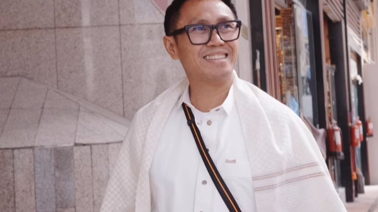 10 Momen Eko Patrio Jalani Puasa Ramadan di Tanah Suci Bersama Keluarga, Potret Putranya Cannavaro Bikin Salfok