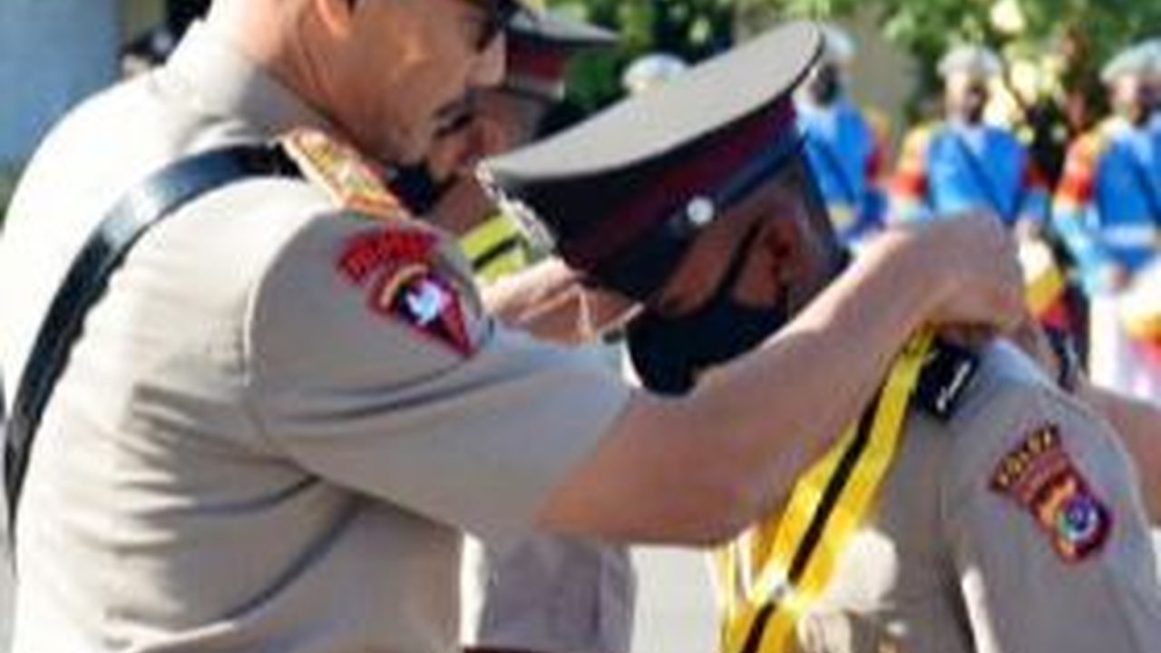 Pelantikan Bintara Ini Tak Dihadiri Ortu, Didatangi Komandan Sosoknya Ungkap Alasan yang Bikin Haru