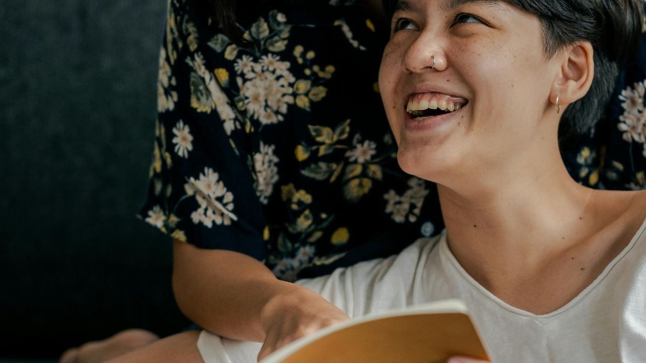 25 Pantun Lucu Palembang, Menghibur dan Bikin Ngakak