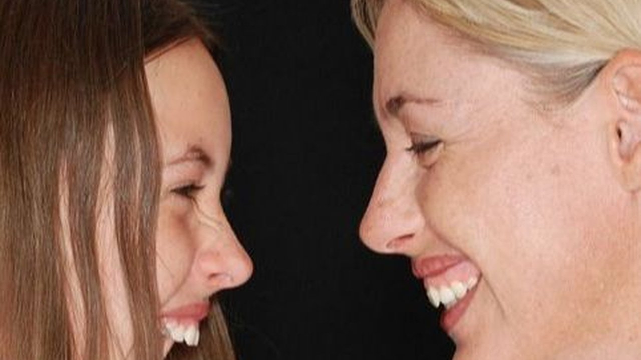 50 Pantun Buat Teman Lucu & Seru, Hiburan yang Bisa Bikin Hubungan Makin Dekat