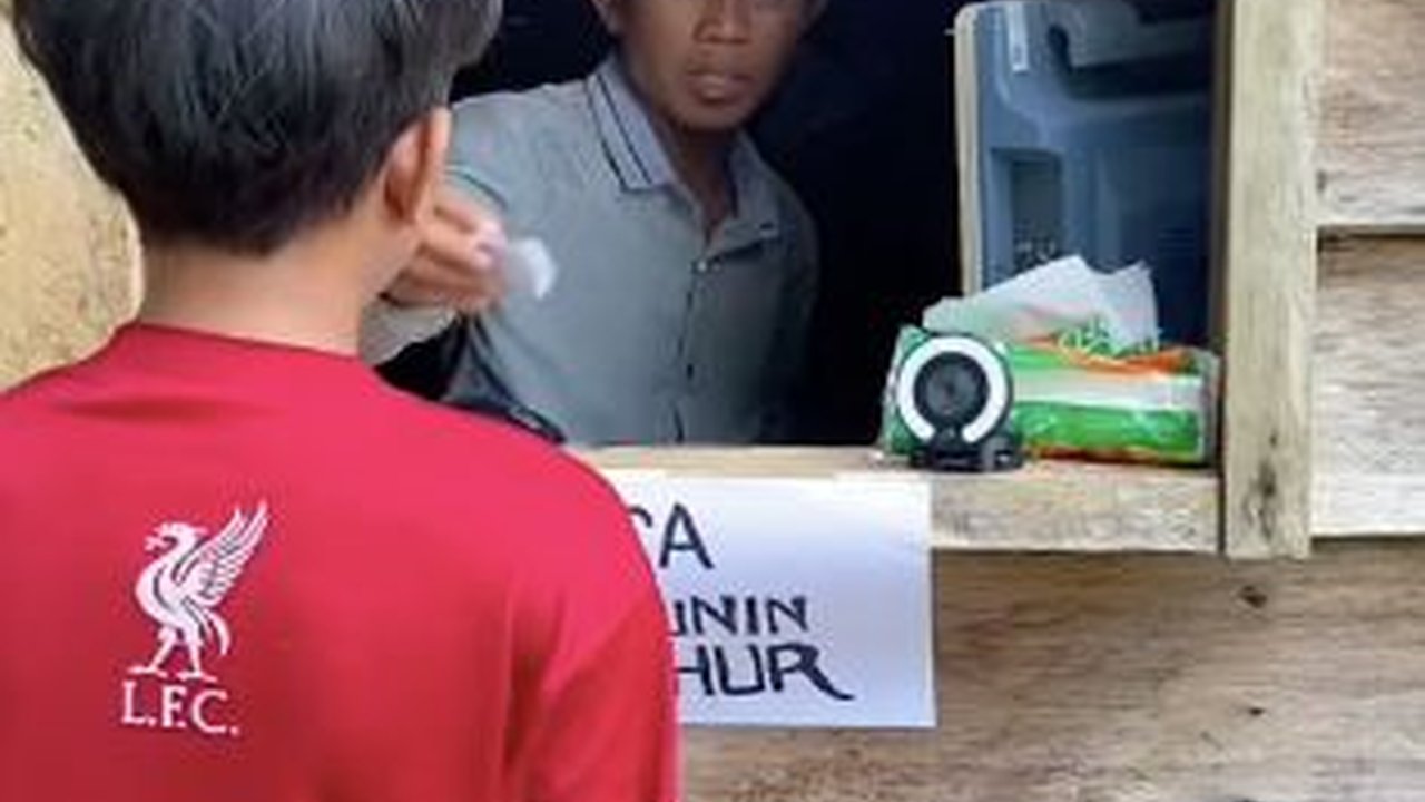 Viral Pria Kaltara Buka 'Jasa Bangunin Sahur' Canggih Banget Bisa Lewat Operator hingga Manual, Penjelasannya Jadi Sorotan