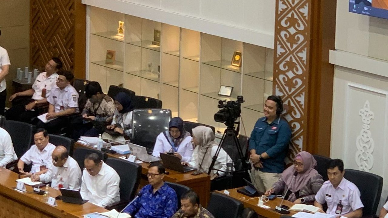 VIDEO: Panas Rapat Komisi VI Bahas Beras Mahal: Gila, Bapak Bohong, RNI Bubarkan Saja!