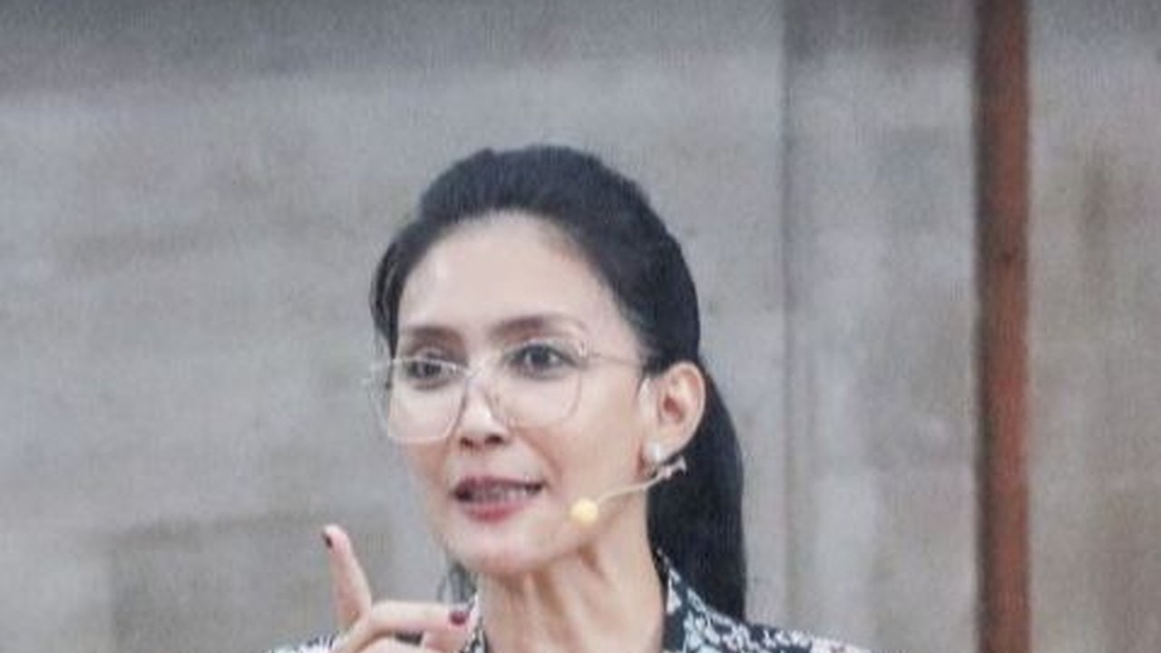 VIDEO: Tajam Rieke 'Oneng' Keramasi Bulog soal Beras Mahal Saat Rapat di DPR