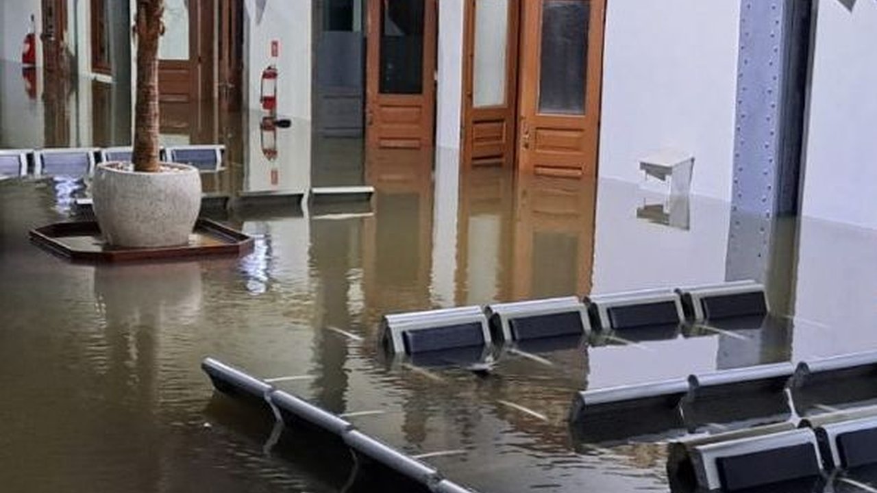 Semarang Banjir, Empat Perjalanan Kereta Api Relasi Solobalapan Batal