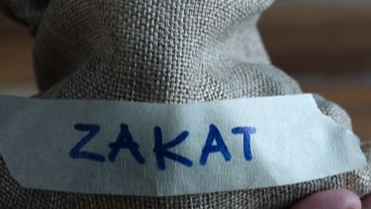 Doa Bayar Zakat Fitrah Diri Sendiri dan Orang Lain, Lengkap dengan Tata Caranya