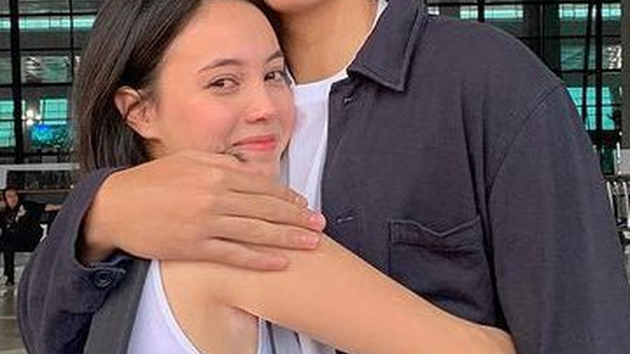 Potret Anggika Bolsterli Pemeran Shafira di Sinetron 'Di Antara Dua Cinta' dan Sang Adik, Parasnya Jadi Sorotan