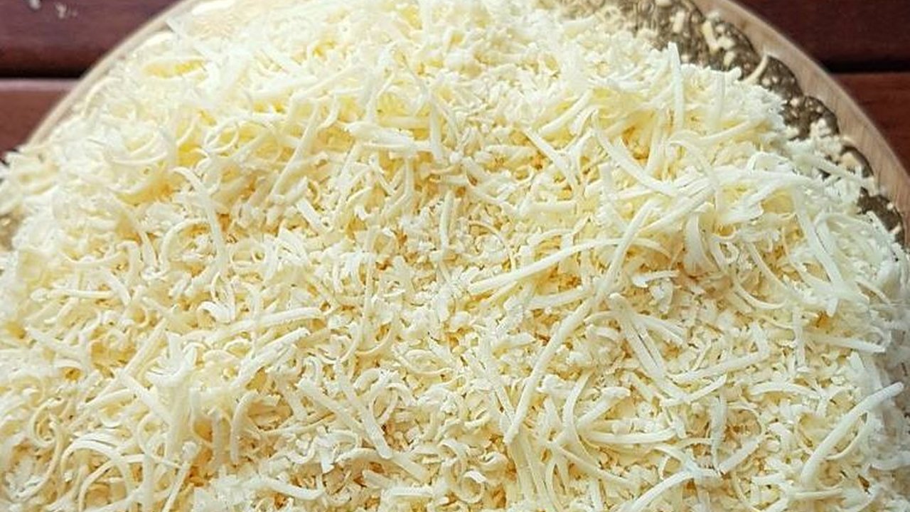 Tanpa Parutan, Begini Cara Mengolah Keju Hingga Lembut dan Cocok Dijadikan Topping