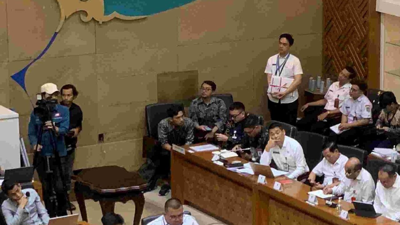 VIDEO: Momen Seruangan Ngakak, Gubernur Jakarta Dipilih Presiden: Kok Bisa Diusulkan DPR