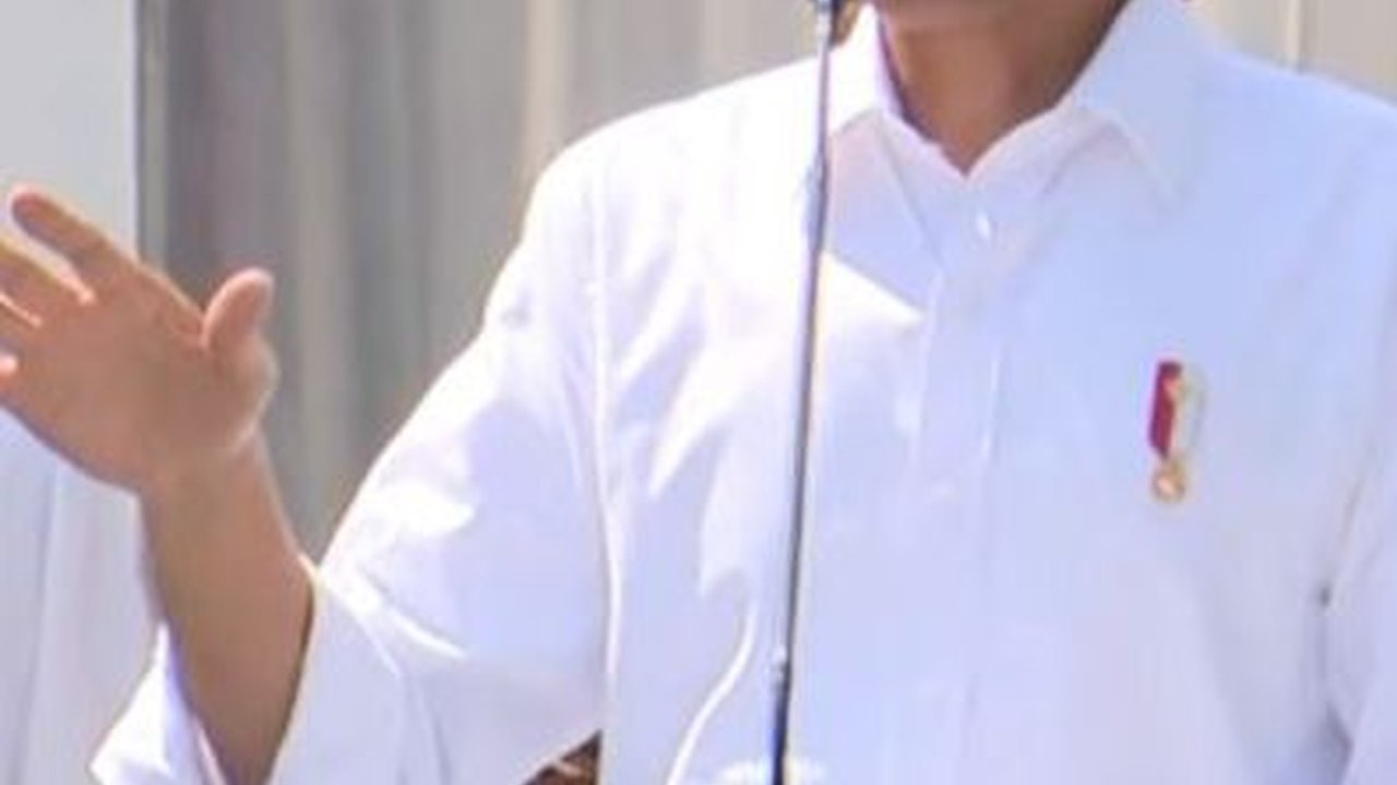 Hari Kedua di Sumut, Jokowi Tinjau RSUD Hingga Cek Stok Beras