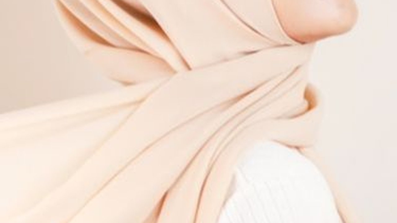 Nggak Perlu Ribet, Yuk Ikuti 5 Tutorial Hijab Pashmina yang Trendy Ini!