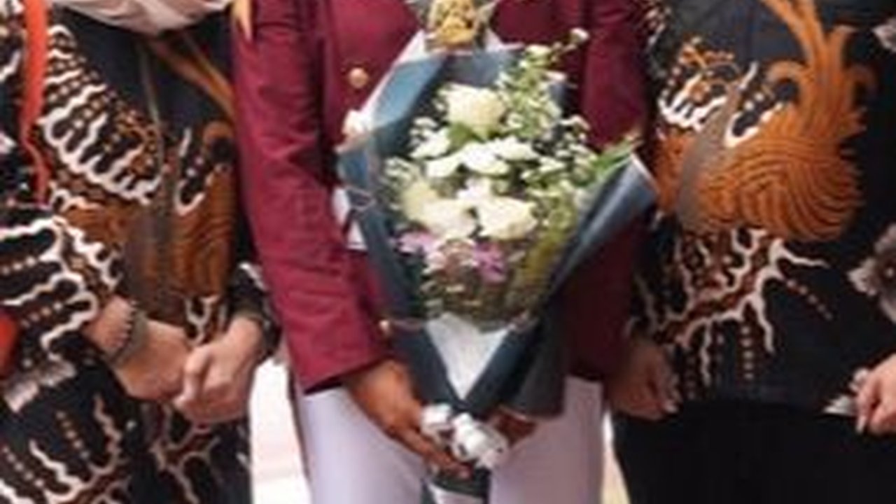 Sosok Taruna Akpol ini Bukan dari Keluarga Sembarangan, Keturunan Raja & Pamannya Jenderal Bintang 3 Polri