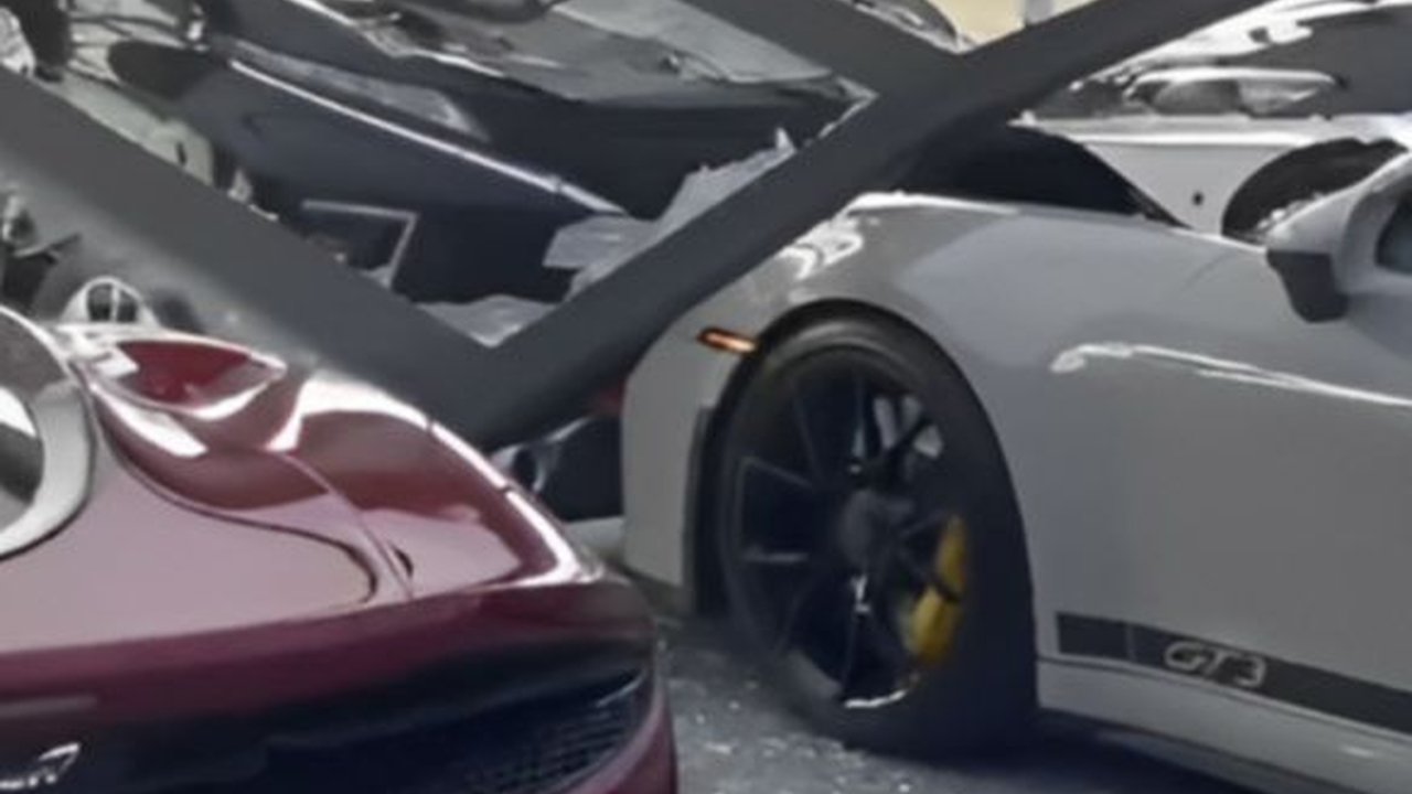 Pengemudi Xpander Diduga Mabuk sebelum Tabrak Porsche GT 3 hingga Ringsek di Showroom PIK 2