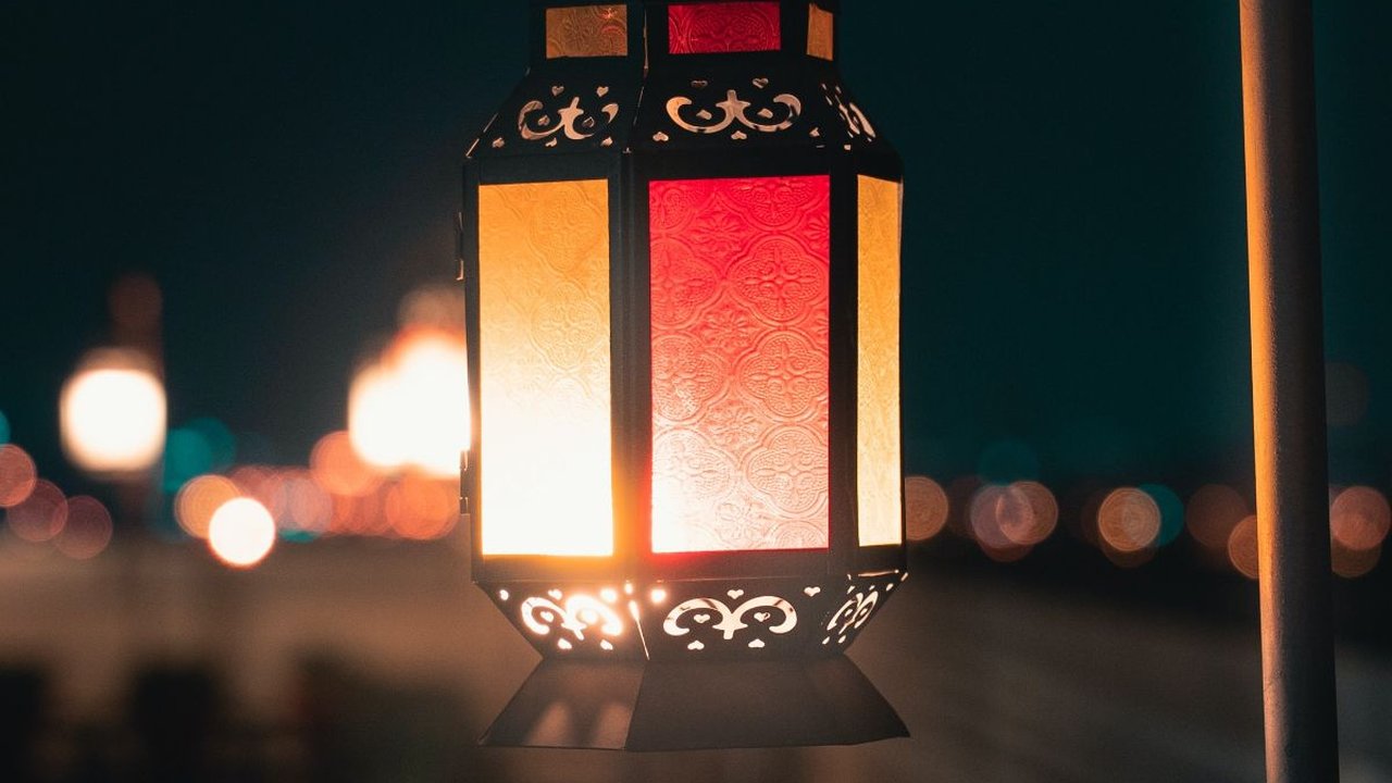 Niat Sholat Lailatul Qadar 2 Rakaat, Ketahui Juga Tata Caranya