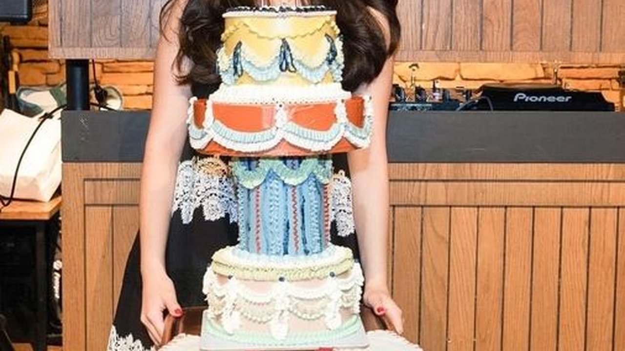 Makin Cantik! Ini Potret Kimi Bakrie Sepupu Mikhayla Bakrie di Momen Ultah ke-17