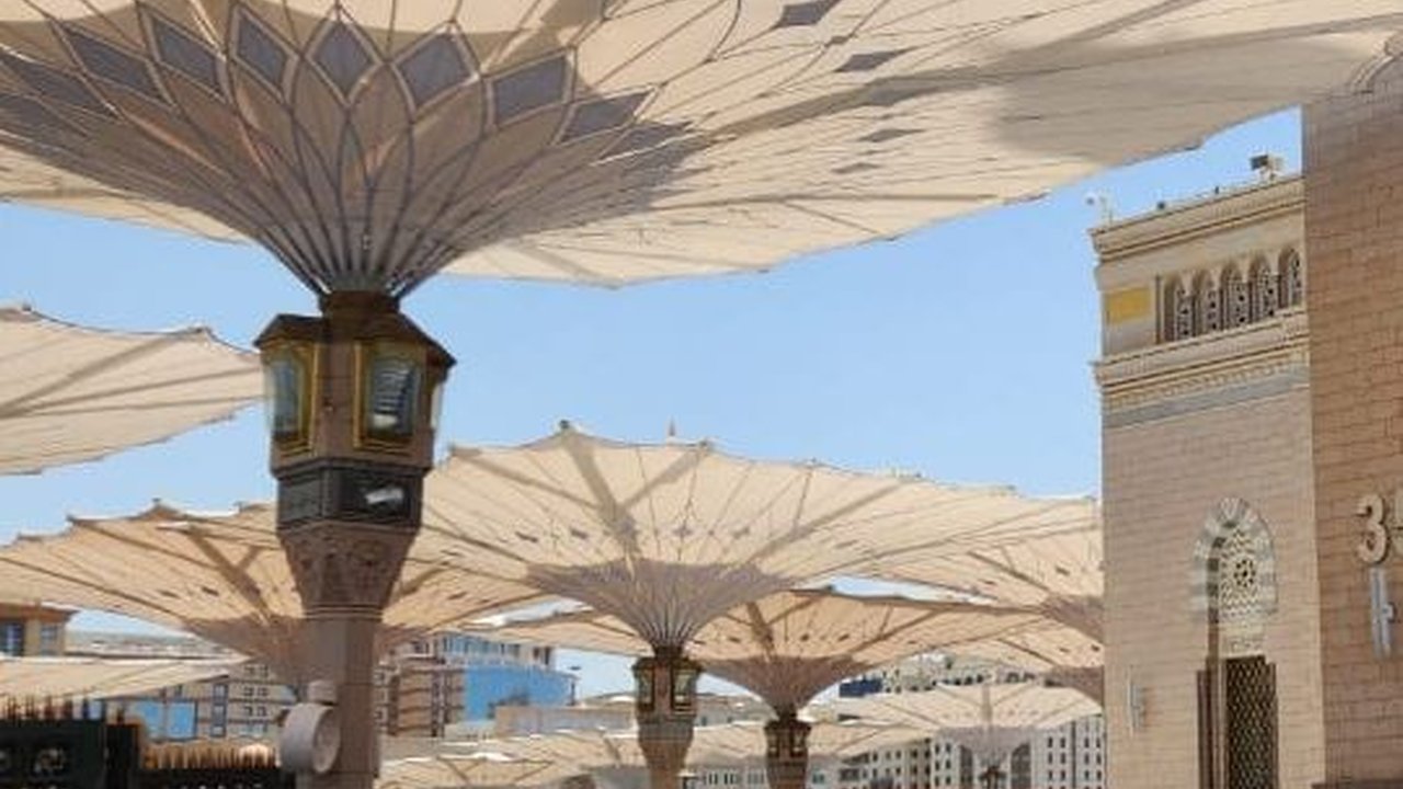 Melihat Keindahan Payung Raksasa di Masjid Nabawi, Ternyata Pembuatnya Khusus dari Jerman dan Jepang