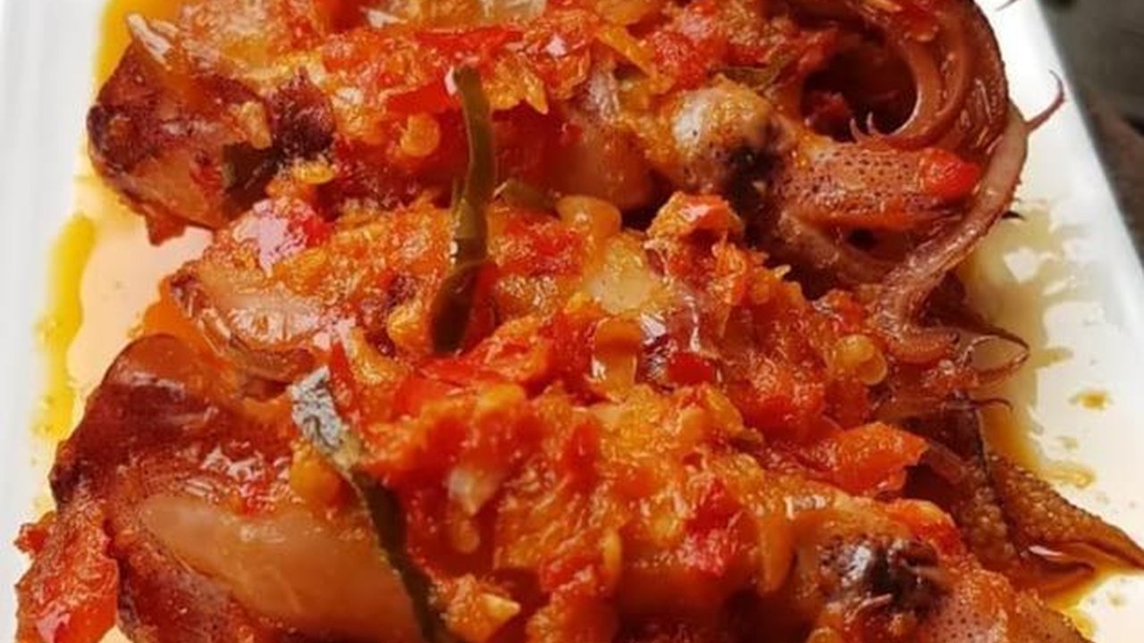 Trik Masak Cumi Balado Agar Tahan Lama dan Wangi Tanpa Perasan Air Jeruk Nipis
