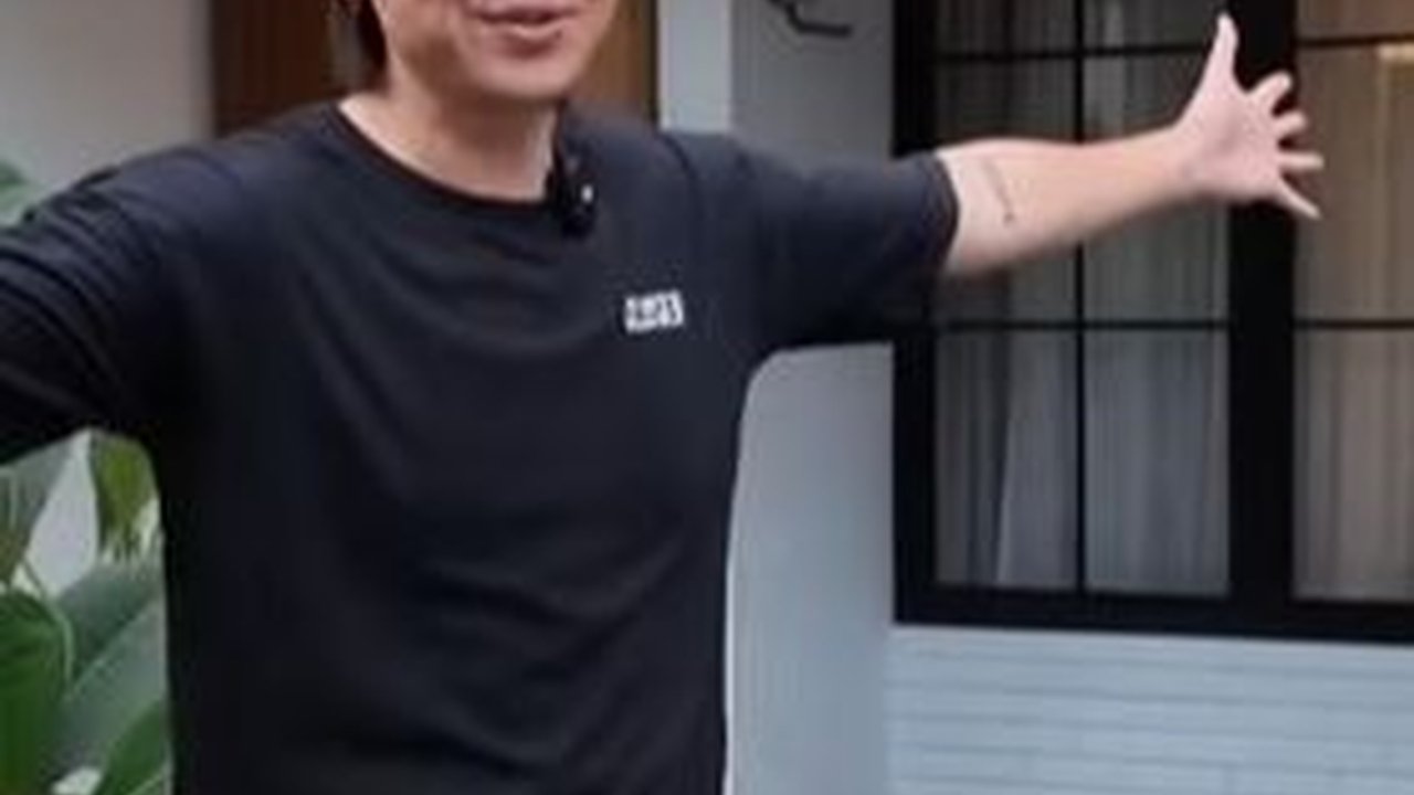 Ramai Dijuluki 'Duta Seblak', 8 Potret Rumah Baru Rafael Tan Yang Mewah Tiga Lantai