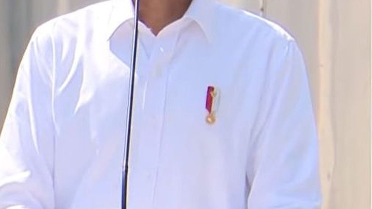 VIDEO: Jokowi Beraksi Jadi Resepsionis RS, Pasien Cantik Bikin Salfok