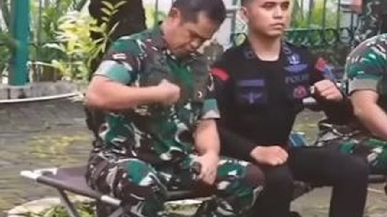 Canda Kasad Jenderal TNI Maruli ke Anggota Brimob Bikin Kasal Ali Ngakak