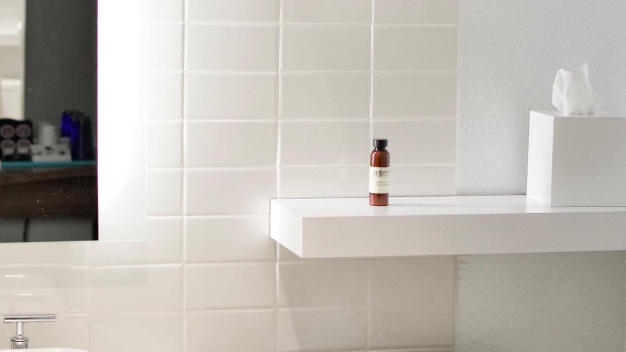 Mitos Jatuh di Kamar Mandi yang Umum Beredar, Simak Artinya