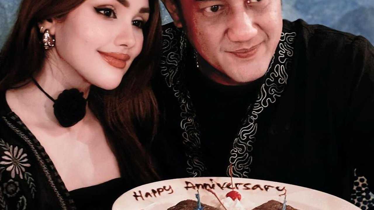 8 Potret Nurah Syahfirah dan Teuku Rafly di Momen Anniversary ke-11, Makin Romantis!