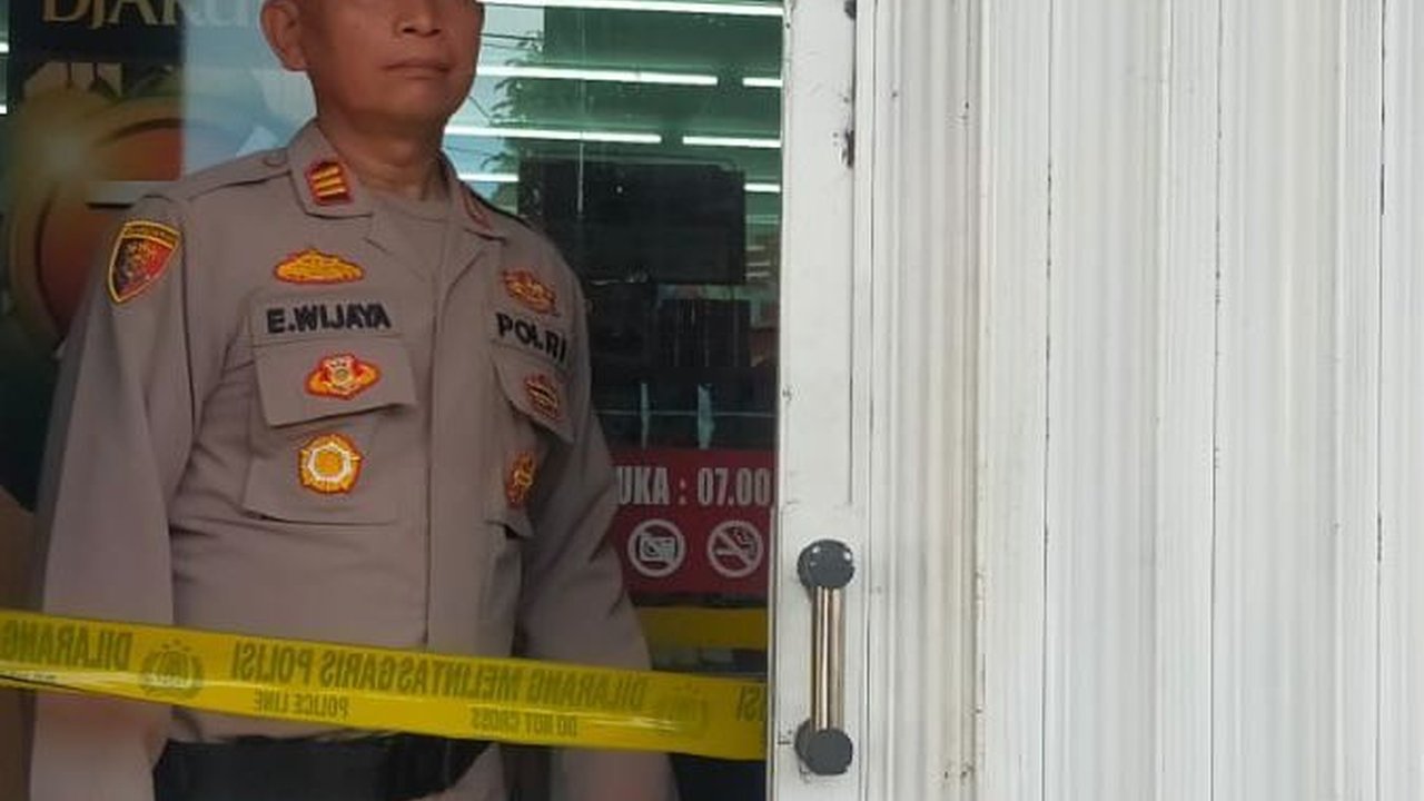 Pegawai Minimarket Ditodong Sajam dan Senpi, Uang Rp67 Juta Dibawa Kabur