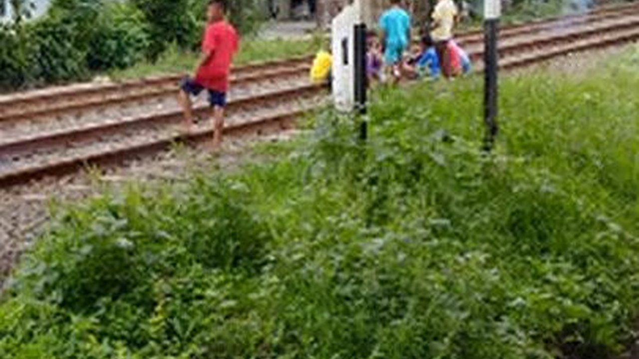 Ngabuburit di Pinggir Rel Purwakarta Konon Bisa Dapat Jodoh, Begini Ceritanya