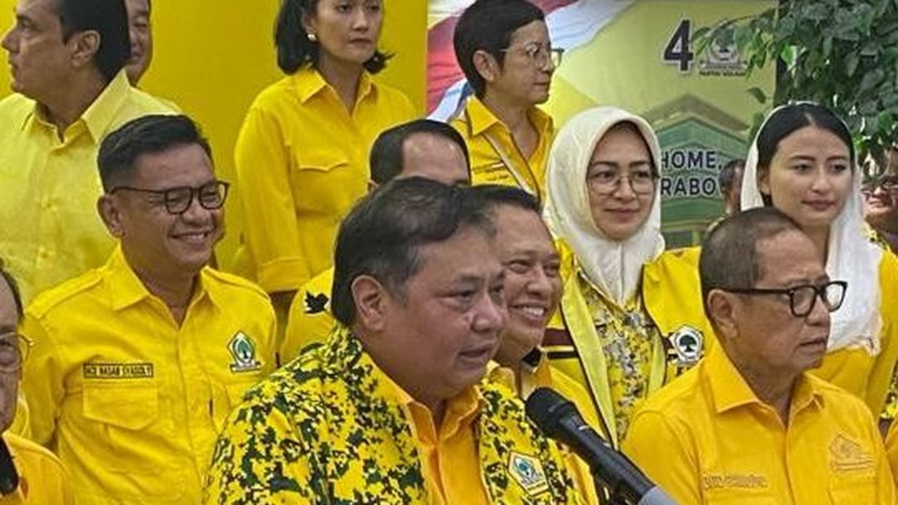 Respons Airlangga Soal Kabar Jokowi Jadi Kader Golkar Sejak 1997