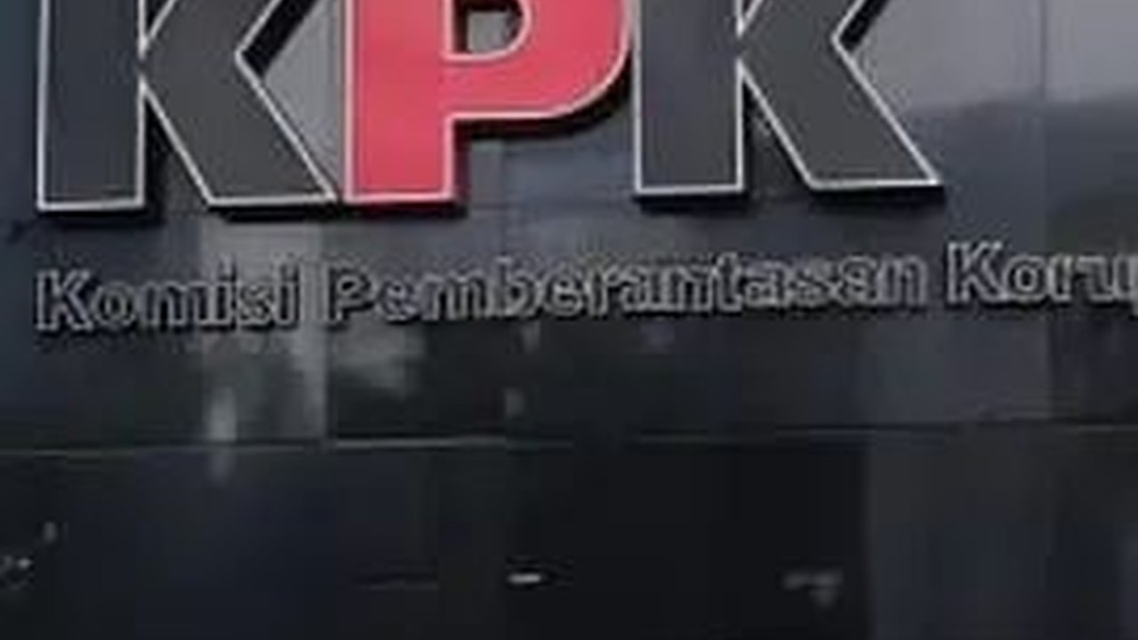 Wakil Ketua MPR Fadel Muhammad Dicecar KPK Terkait Korupsi Pengadaan APD Covid-19
